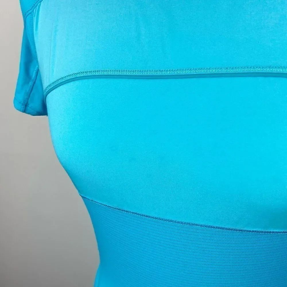Lululemon Mesh Back Cut-Out Workout Tee - Picture 4 of 7